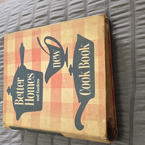 Better Homes and Gardens Vintage Orange Checkered Cook Book - Picture 2 of 7